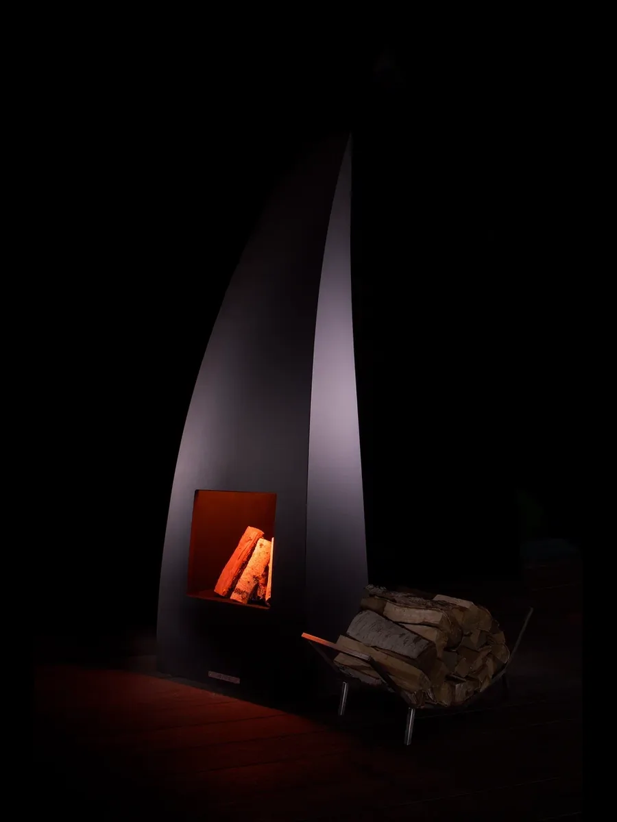 Kellek Monolit, Vulcano, Stone